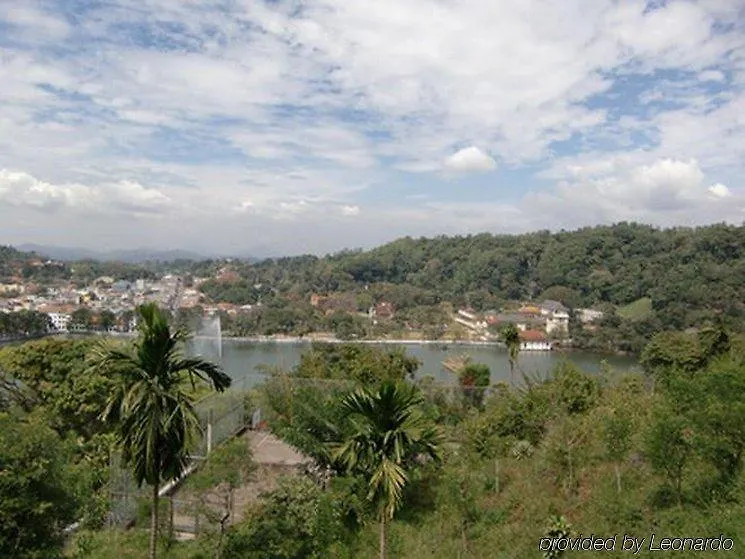 Senani Hotel Kandy 4*,