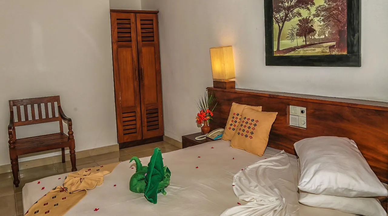 Senani Hotel Kandy 4*,